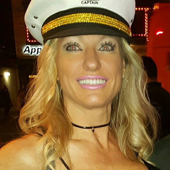 Meet your Posher, Sandra - Picture 1 of 1